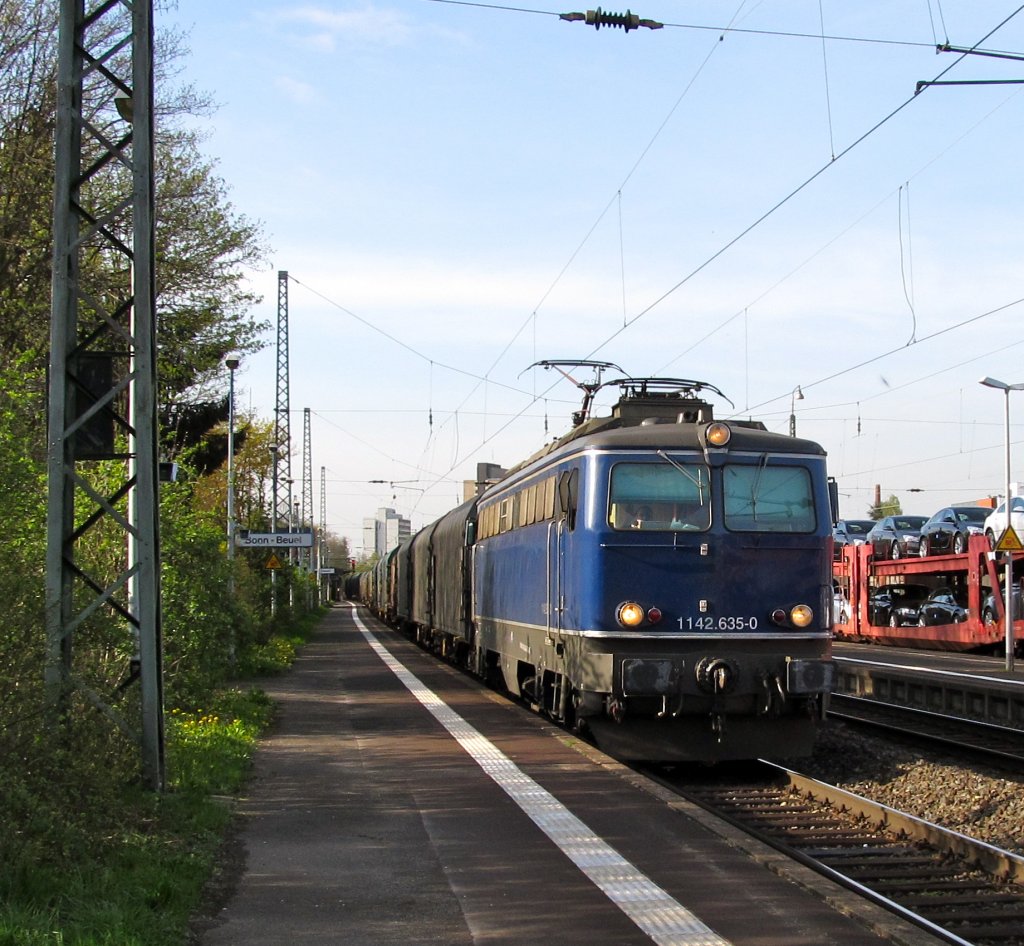 1142.635-0 fuhr am 6.4.11 durch den Bahnhof Bonn-Beuel.

