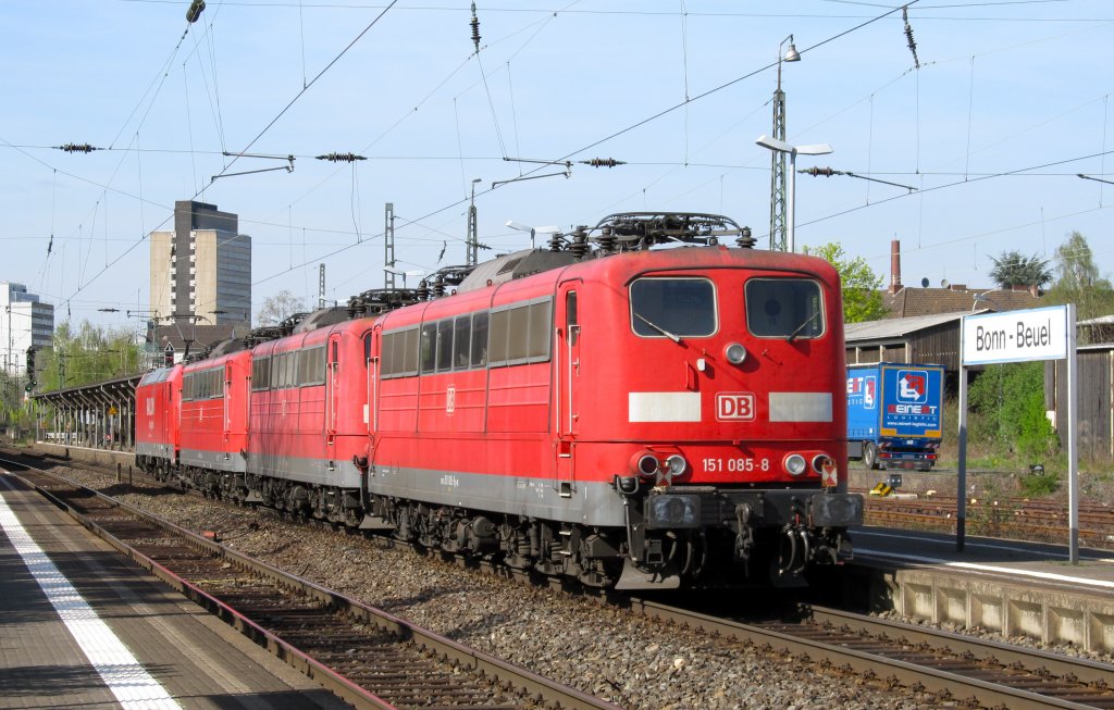 151 085-8 war eine der Lokomotiven des Lokzuges der am 6.4.11 durch Bonn-Beuel fuhr.
