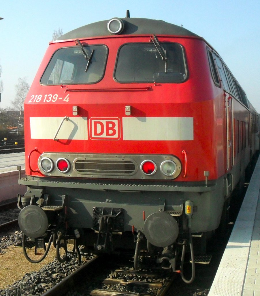 218 139-4 im Bahnhof Eurskirchen.