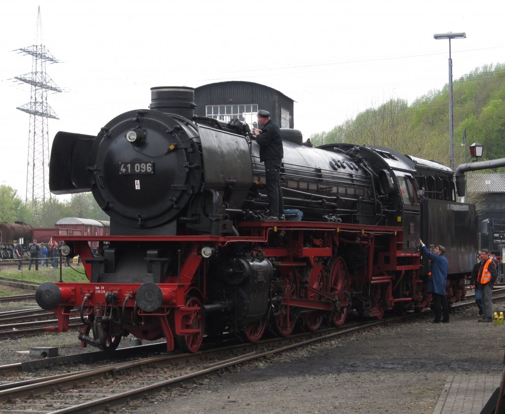 41 096 am 16.4.2011 im Eisenbahnmuseum Bochum-Dahlhausen.