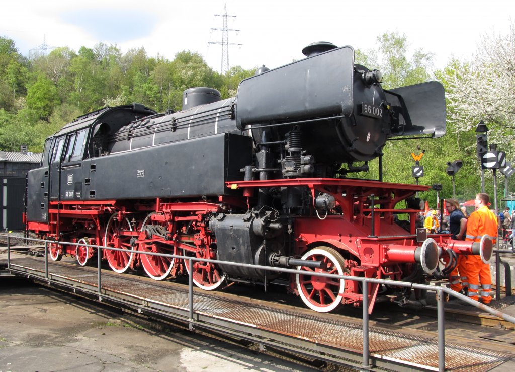 66 002 am 16.4.2011 im Eisenbahnmuseum Bochum-Dahlhausen.