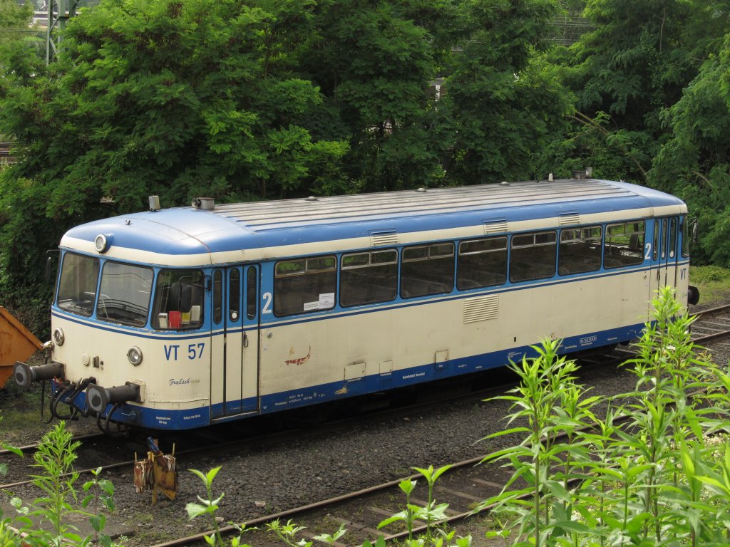 Hochwaldbahn VT57 am 23.6.2011 bei Linz( Rhein ). Kasbachtalbahn.