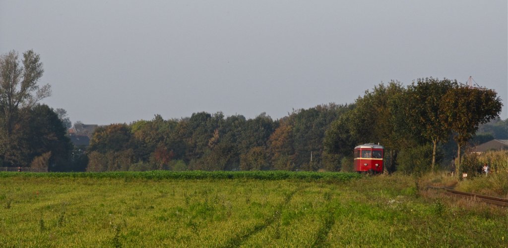 IHS T102 ( ex. Euskirchener Kreisbahn ) am 2.10.2011 auf der Selfkantbahn.
