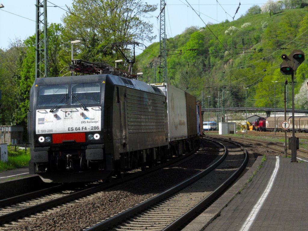 MRCE 189 286 am 10.4.2011 im Bahnhof Linz(Rheinl.).