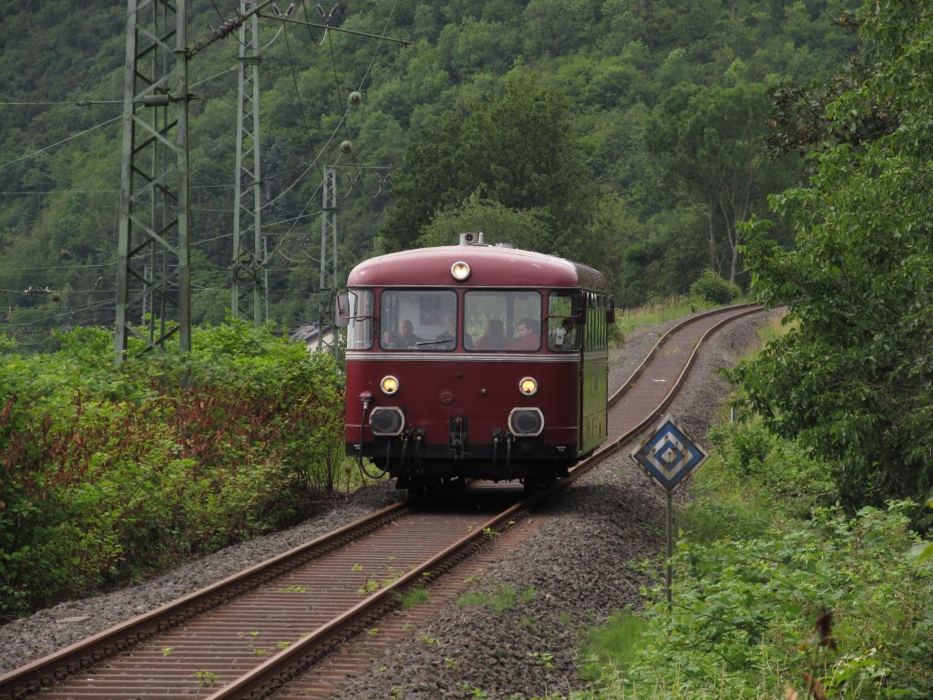 VT798 760 am 23.6.2011 bei Linz( Rhein ). Kasbachtalbahn.