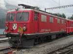 Ge 4/4 I 608 wartet am 23.07.10. im Bahnhof von St. Moritz auf die Abholung des Engadin-Stars.